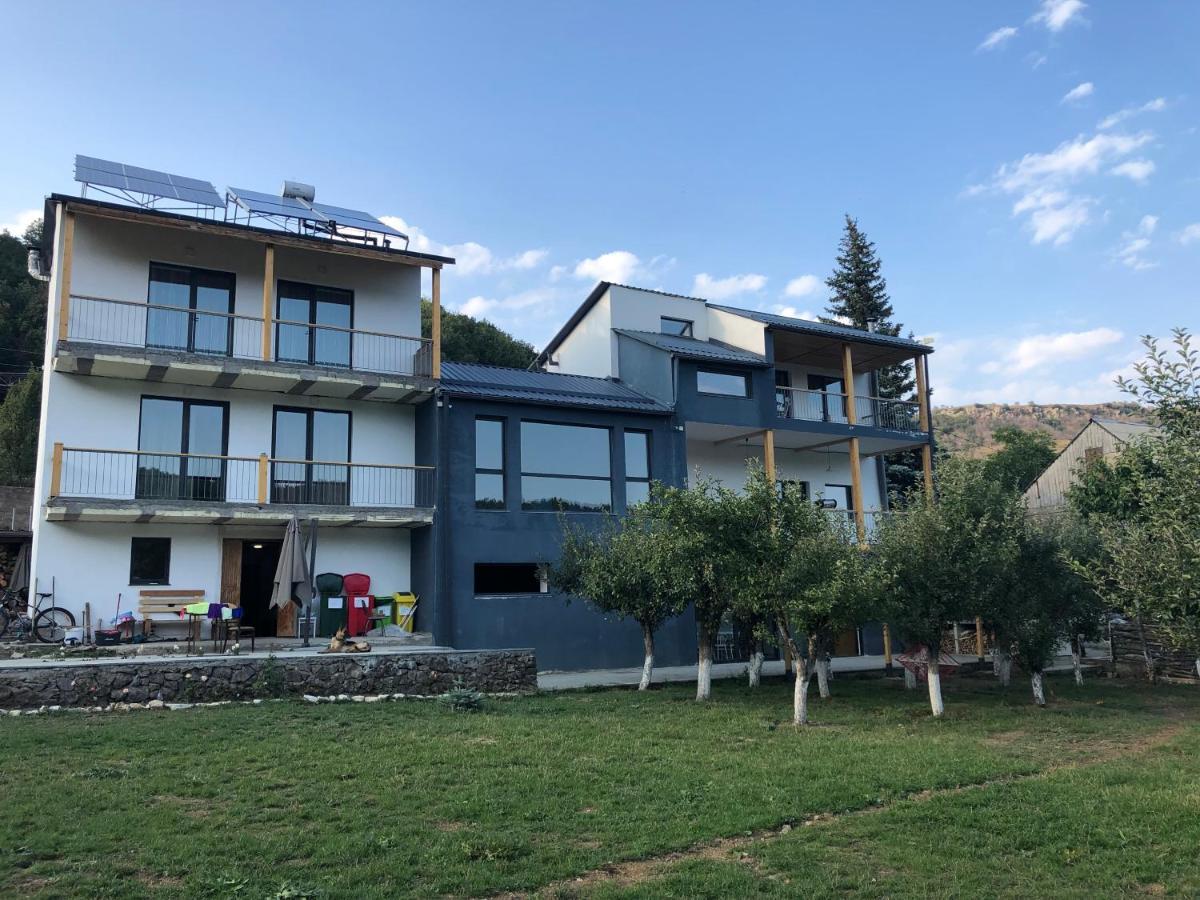 Vardeni Guesthouse Hrazdan Екстериор снимка