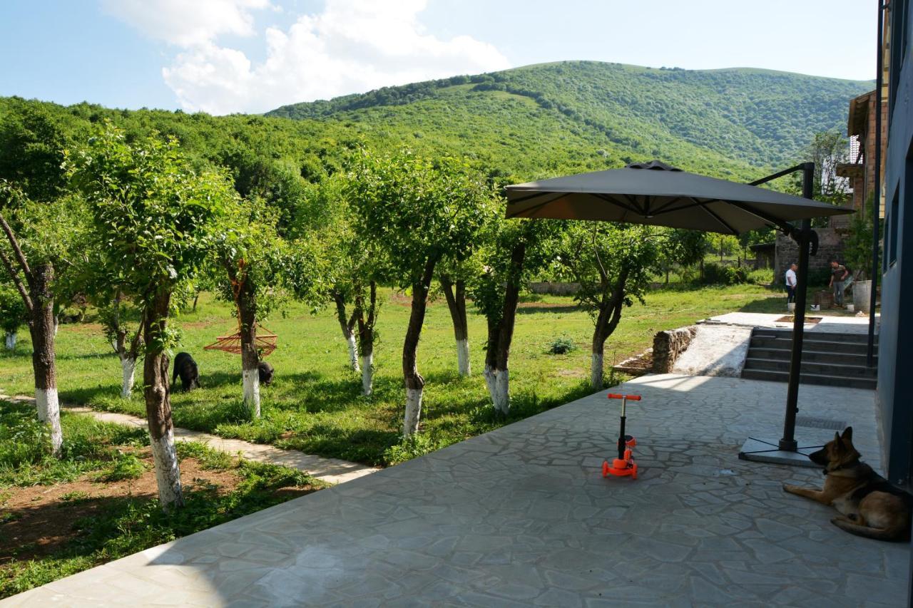 Vardeni Guesthouse Hrazdan Екстериор снимка