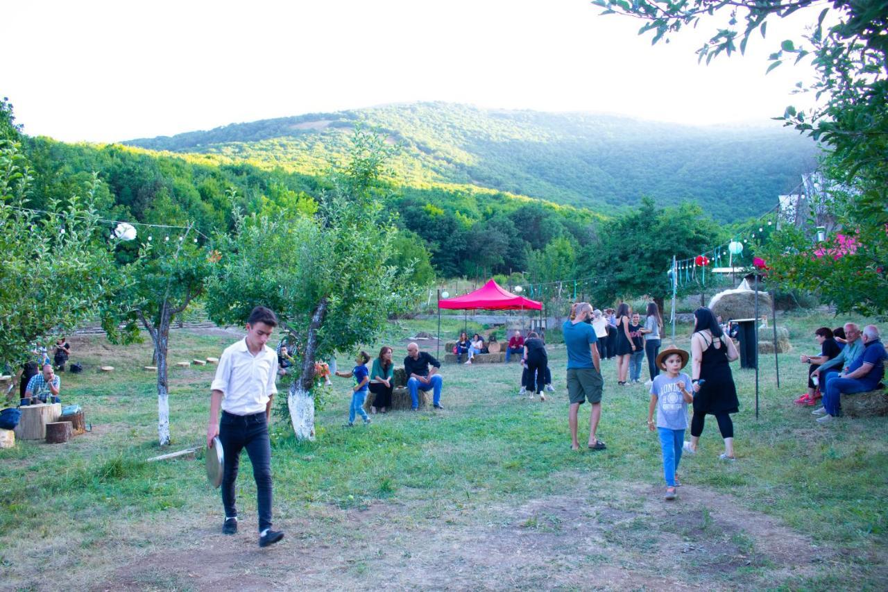 Vardeni Guesthouse Hrazdan Екстериор снимка